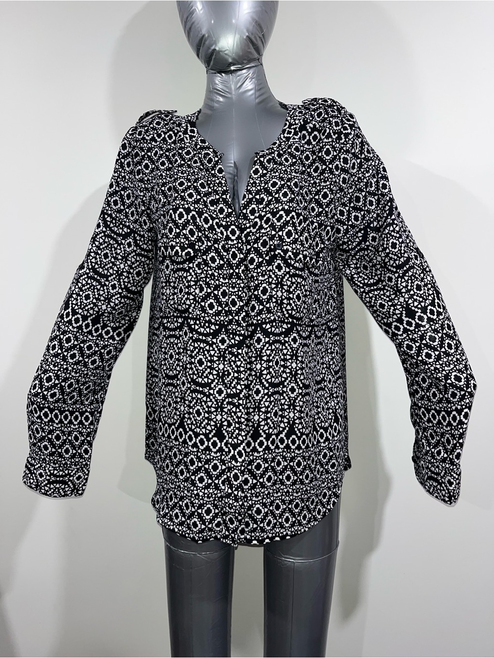 Bar III Black and White Geometric Split-Neck Blouse